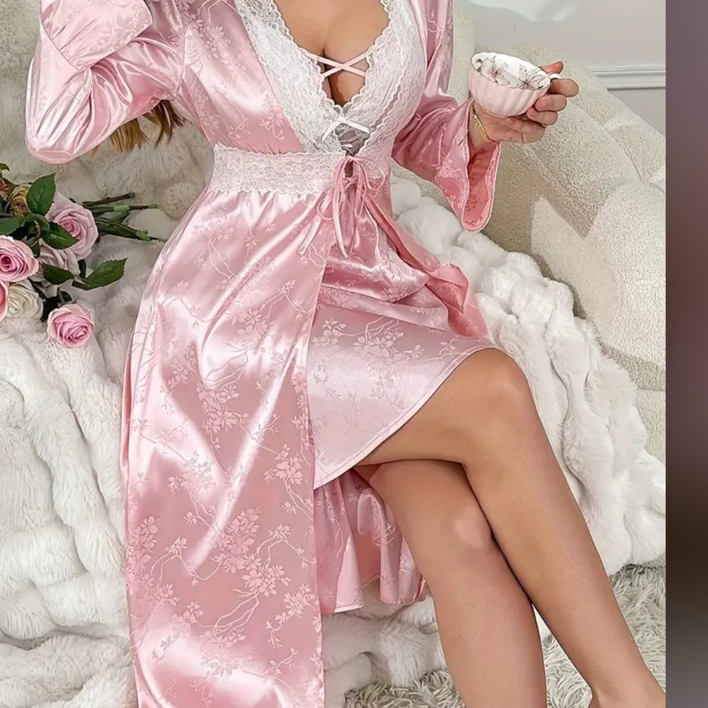 Luxurious Pink Satin Lace Chemise With Matching Robe. Sz L. NEW